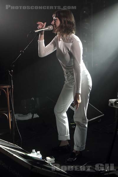 ALDOUS HARDING - 2017-11-13 - PARIS - Point Ephemere - Hannah Sian Topp